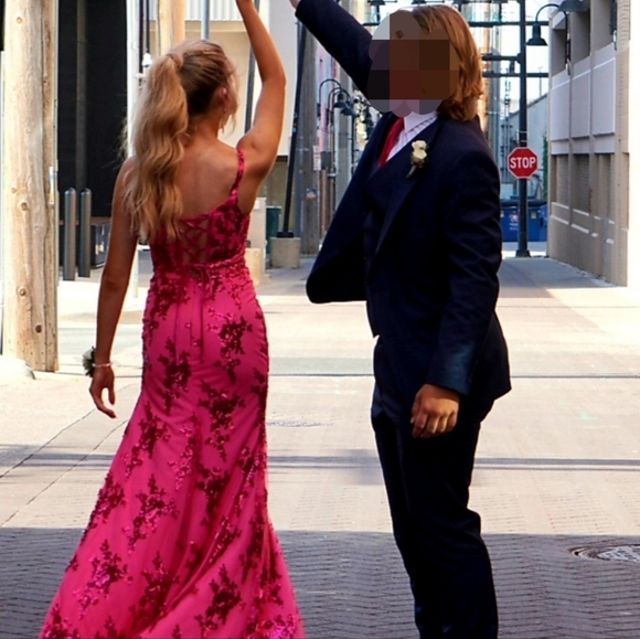 Long formal - Picture 2 of 7